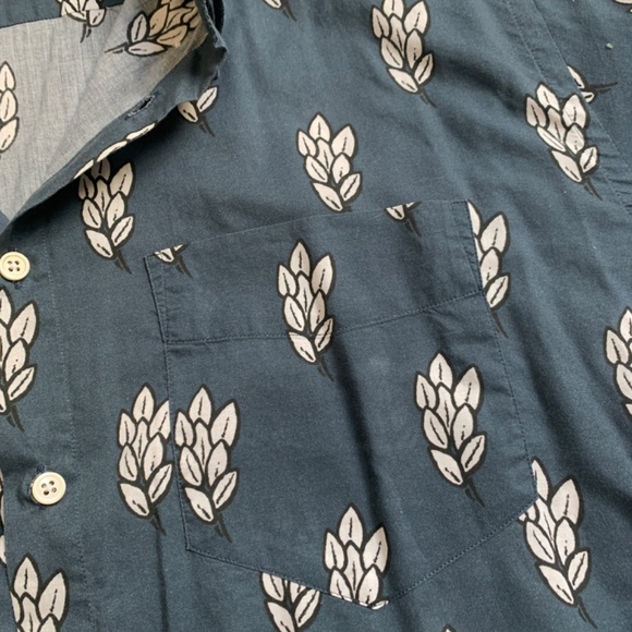 Jacquemus Shirt w/ Leaves print inside and out - Picture 7 of 15